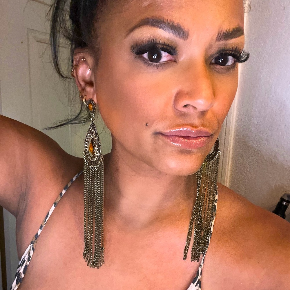 Shoulder duster earrings